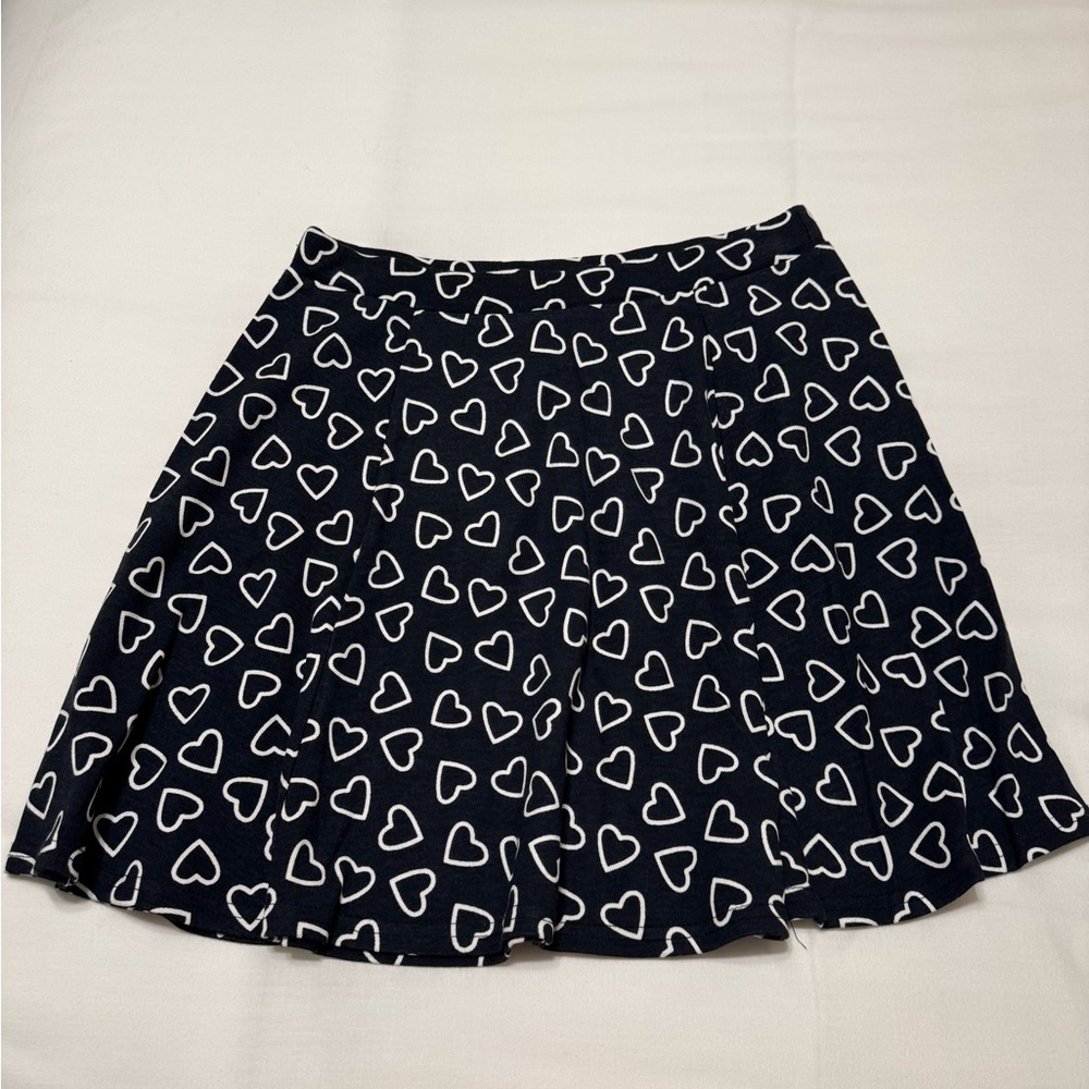 Heart Patterned Black Skirt